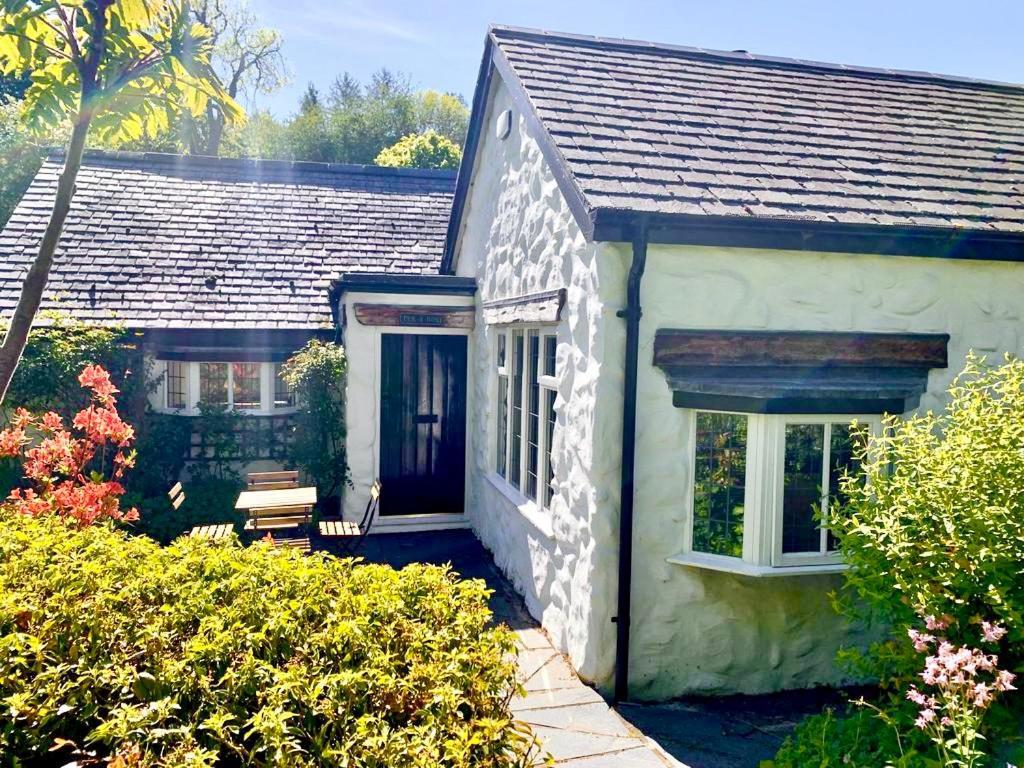 Beautiful Ancient Stone Cottage, Local Walks & Pub! Conwy Eksteriør bilde